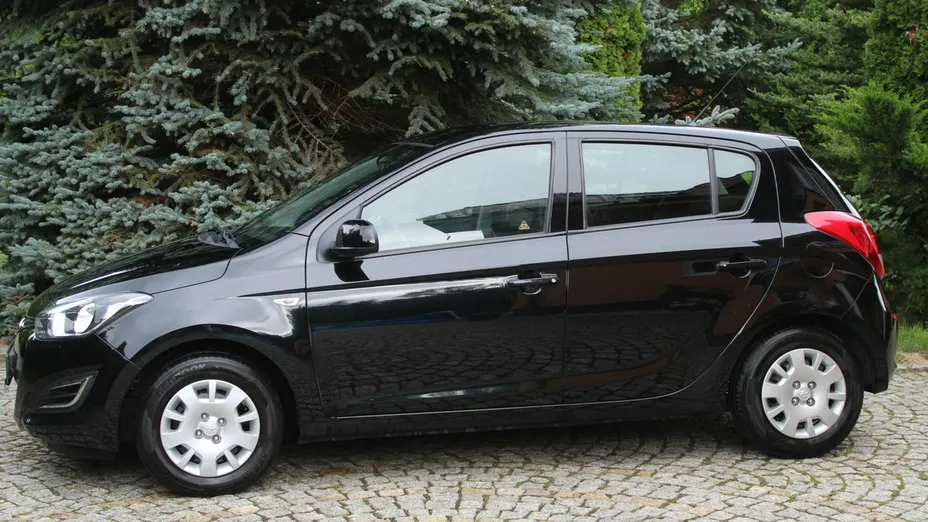 HYUNDAI i20 -