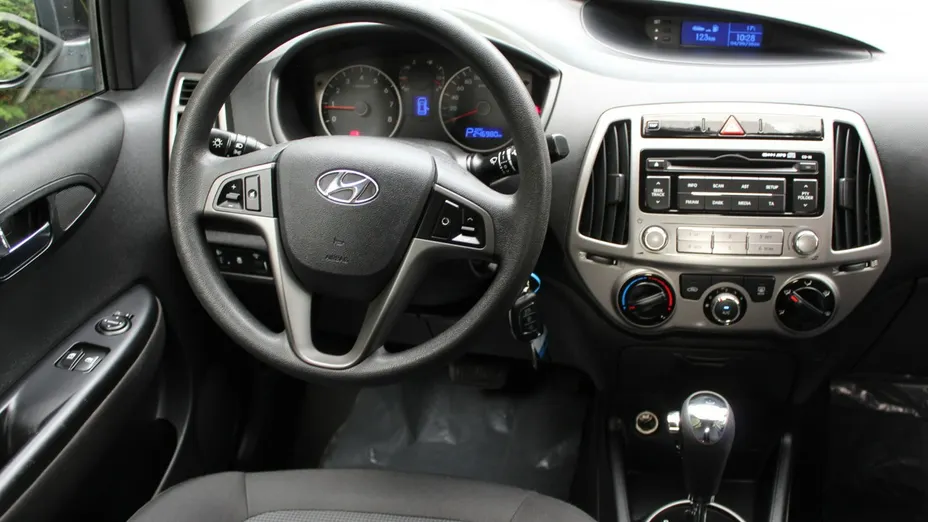 HYUNDAI i20 -