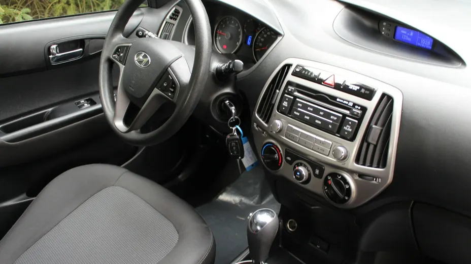 HYUNDAI i20 -