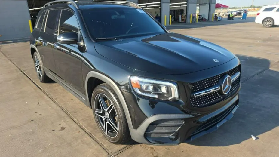 MERCEDES-BENZ GLB -