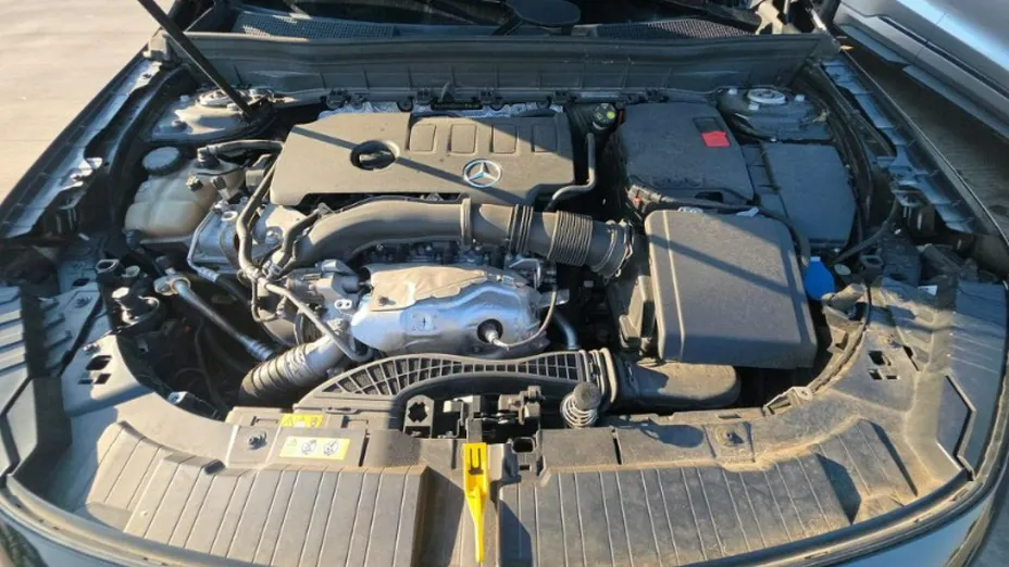 MERCEDES-BENZ GLB -