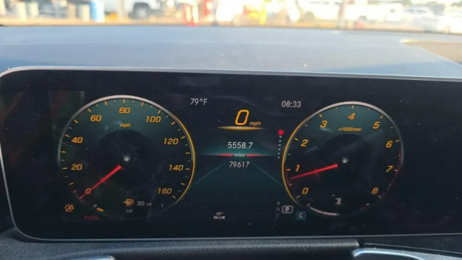 MERCEDES-BENZ GLB -