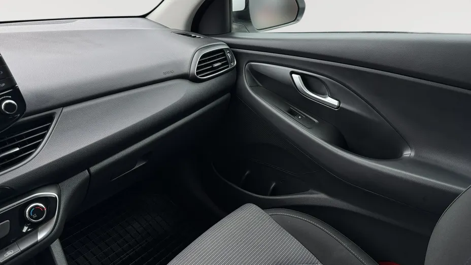 HYUNDAI i30 -
