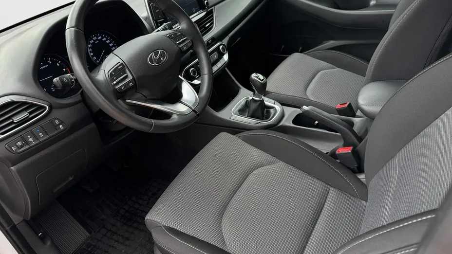 HYUNDAI i30 -