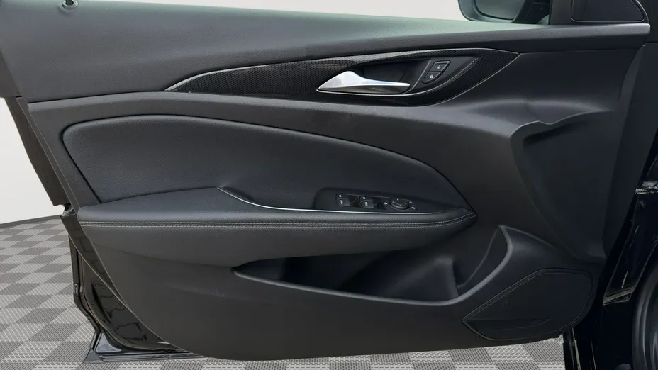 OPEL Insignia -