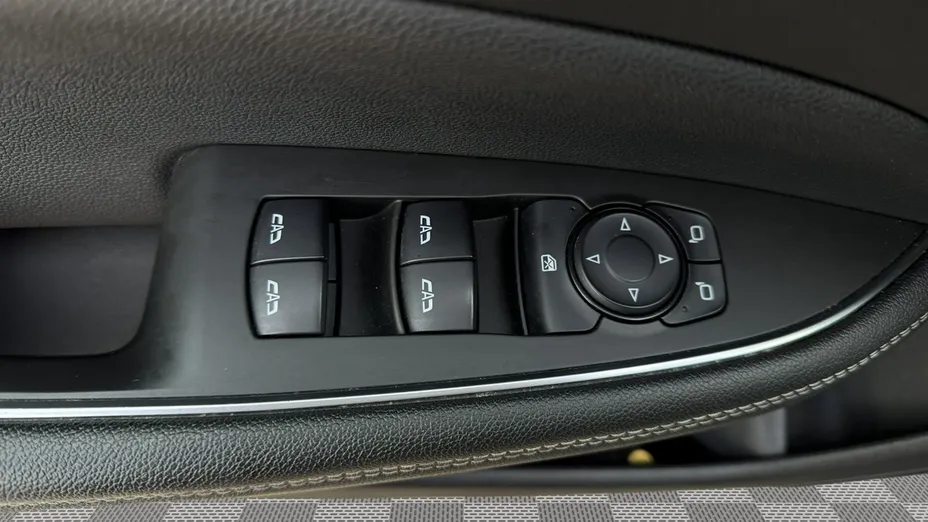 OPEL Insignia -