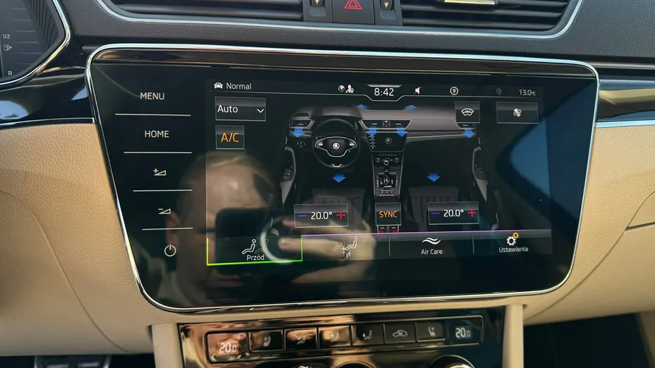 SKODA Superb -