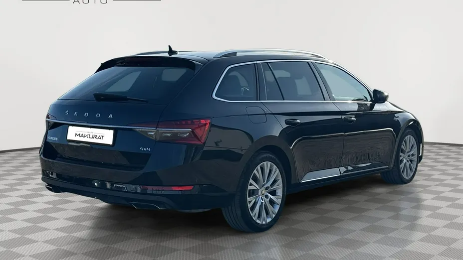 SKODA Superb -