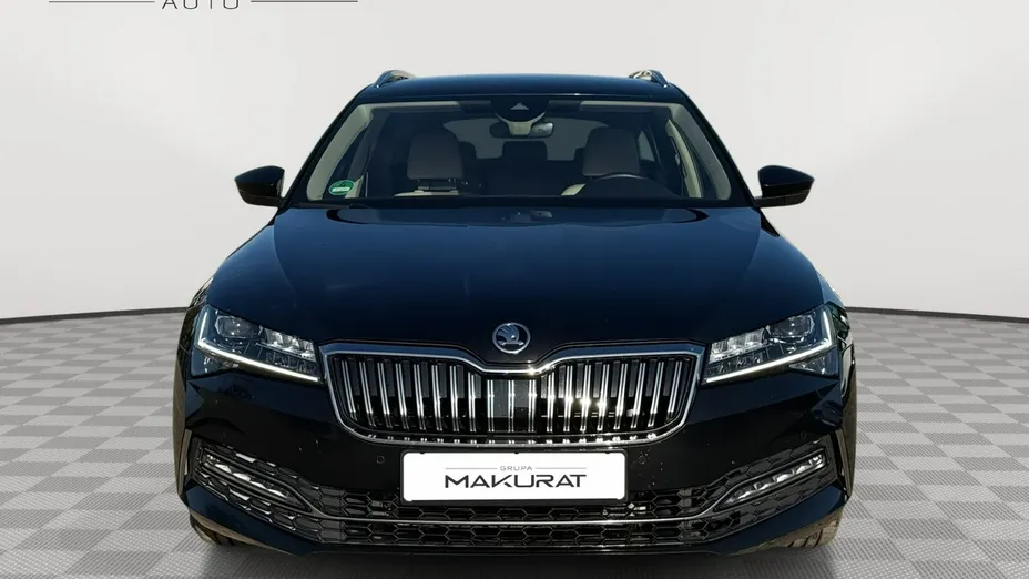 SKODA Superb -