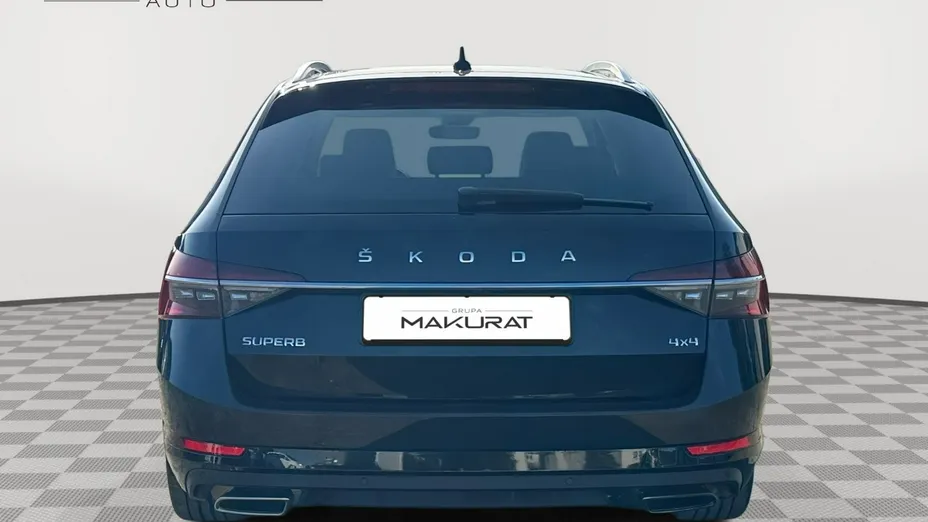 SKODA Superb -