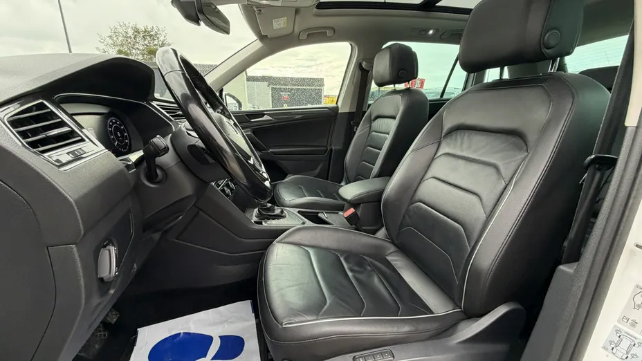 VOLKSWAGEN Tiguan -