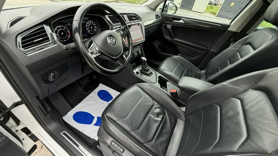 VOLKSWAGEN Tiguan -