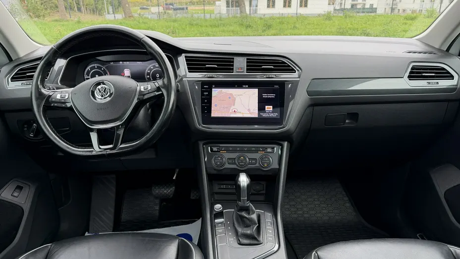 VOLKSWAGEN Tiguan -