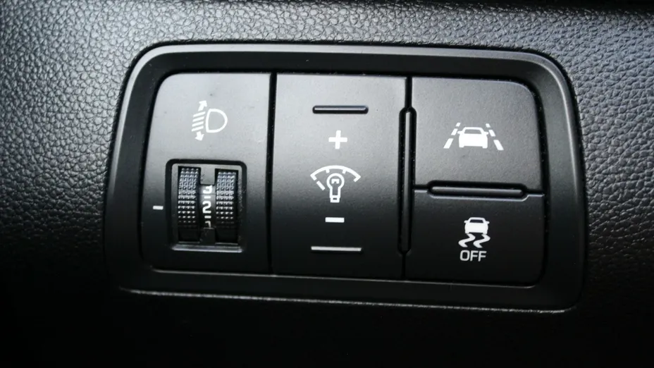 HYUNDAI i20 -