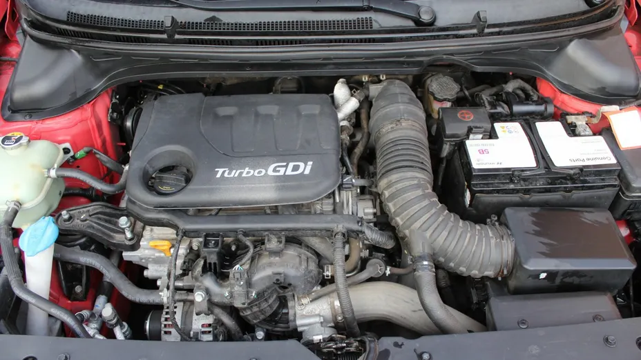 HYUNDAI i20 -