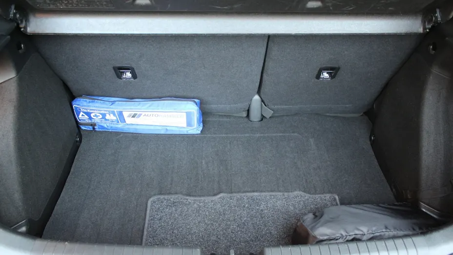 HYUNDAI i20 -