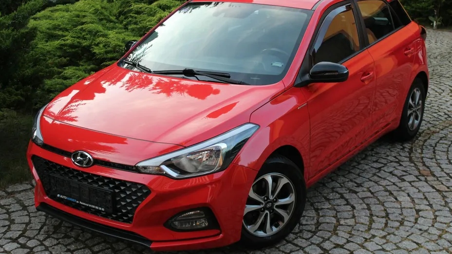 HYUNDAI i20 -