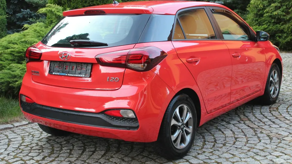 HYUNDAI i20 -