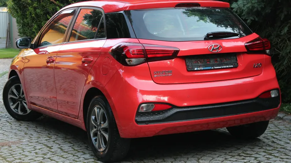 HYUNDAI i20 -