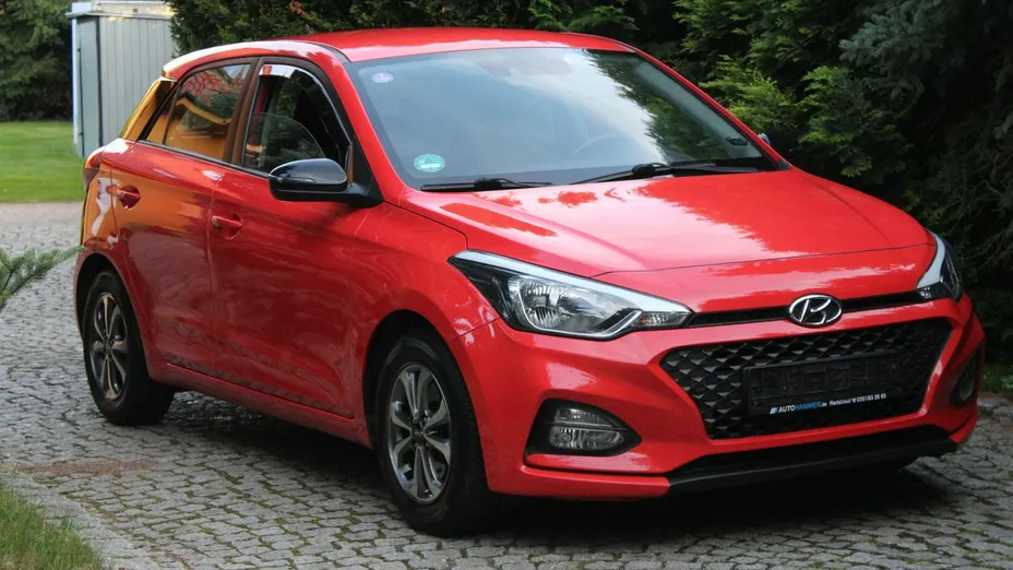 HYUNDAI i20 -