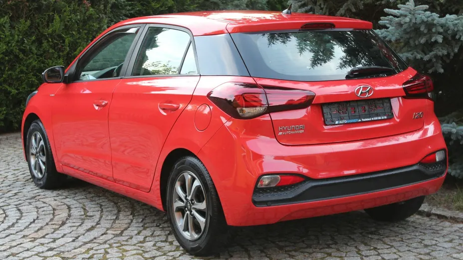 HYUNDAI i20 -