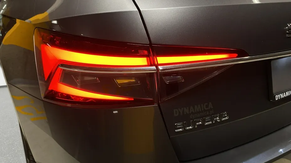 SKODA Superb -