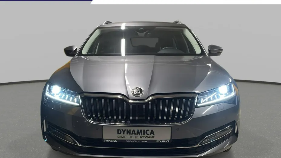 SKODA Superb -