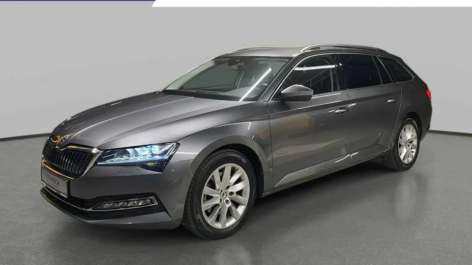 SKODA Superb -