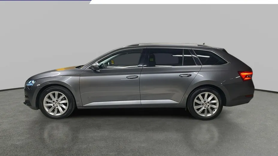 SKODA Superb -