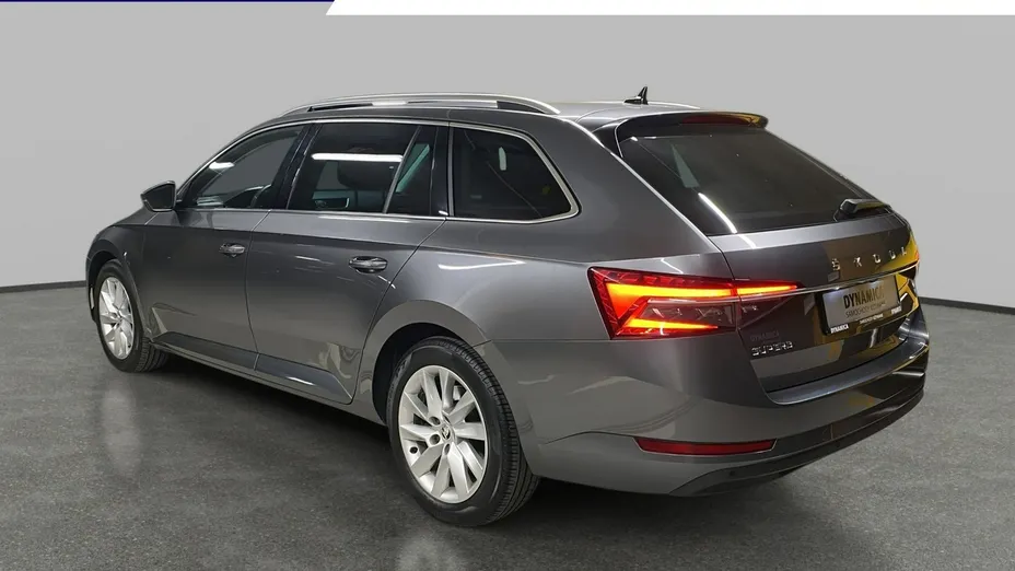 SKODA Superb -