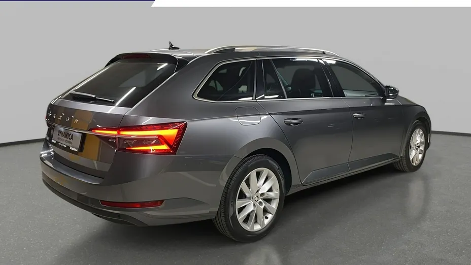 SKODA Superb -