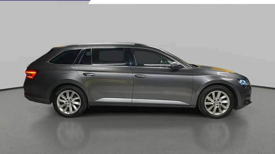 SKODA Superb -