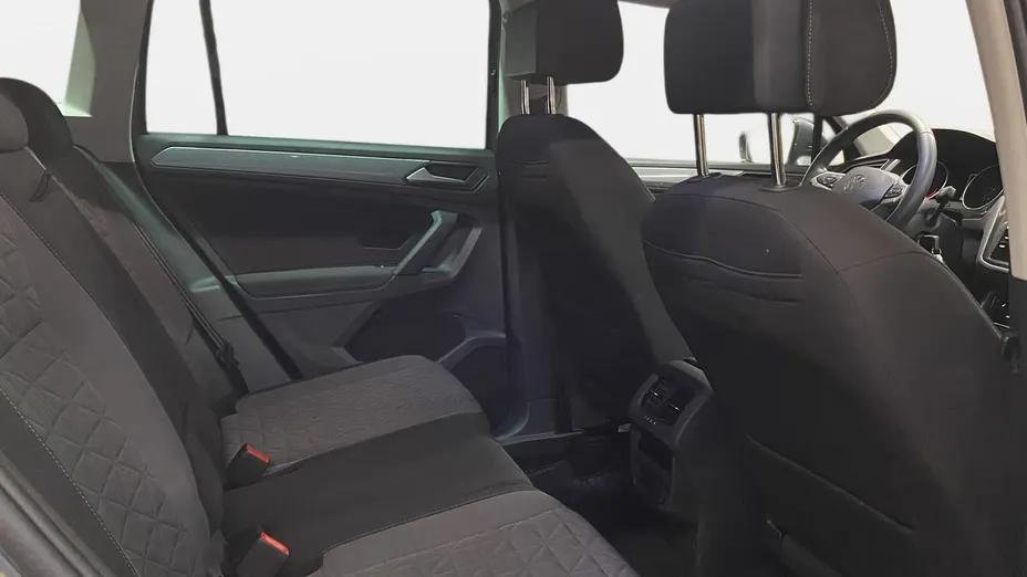 VOLKSWAGEN Tiguan -