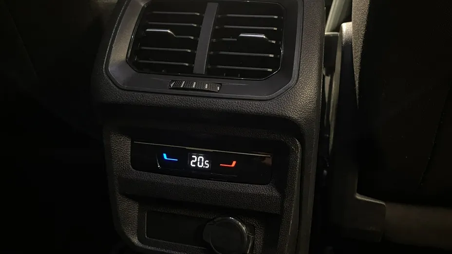 VOLKSWAGEN Tiguan -