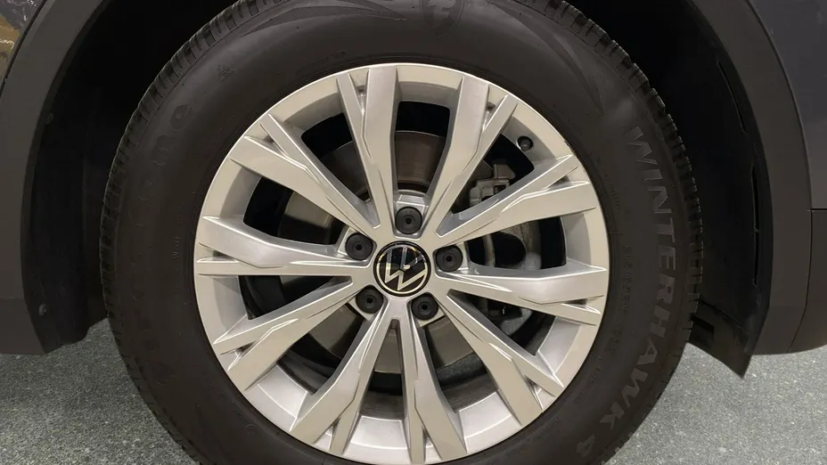 VOLKSWAGEN Tiguan -