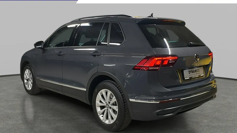 VOLKSWAGEN Tiguan -
