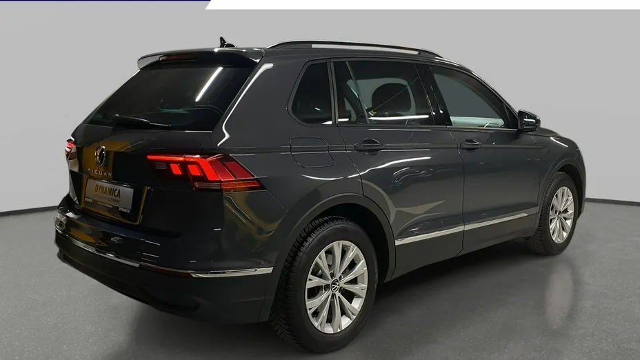VOLKSWAGEN Tiguan -