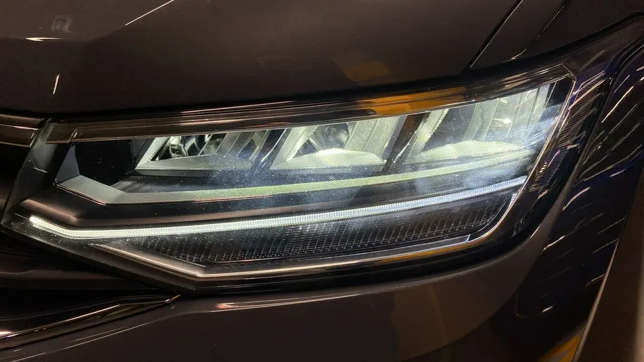 VOLKSWAGEN Tiguan -