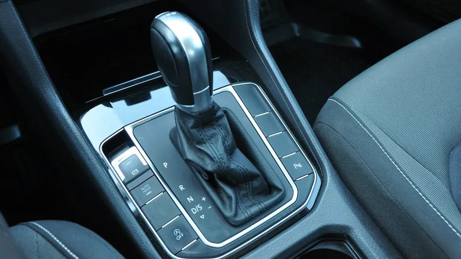 VOLKSWAGEN Golf Sportsvan -