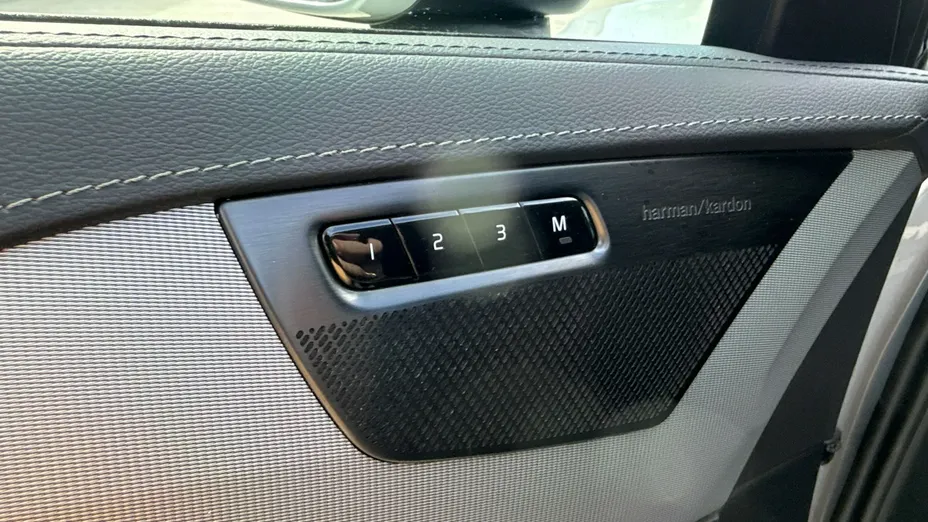 VOLVO XC90 -