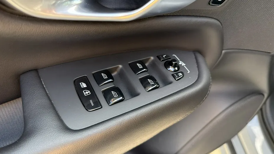 VOLVO XC90 -
