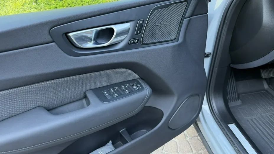 VOLVO XC60 -