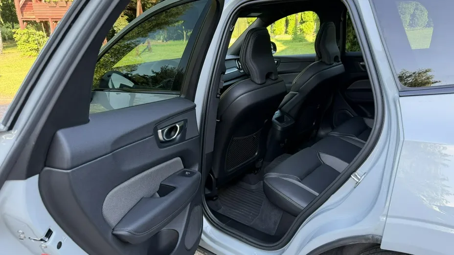 VOLVO XC60 -