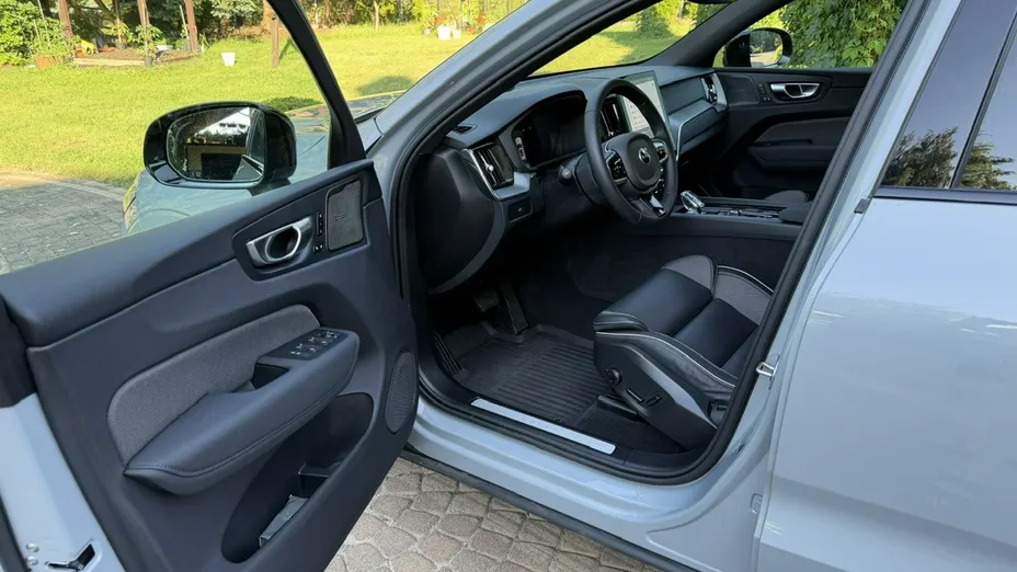 VOLVO XC60 -