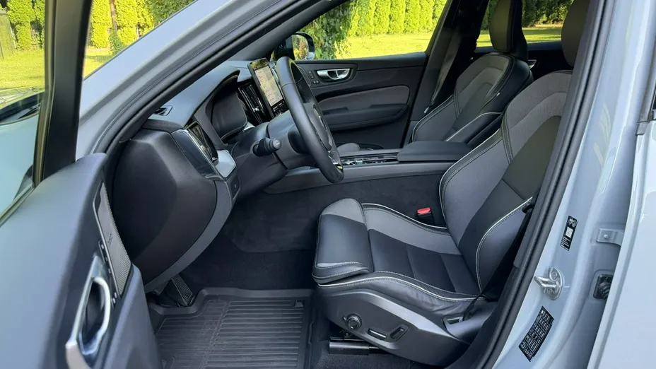 VOLVO XC60 -