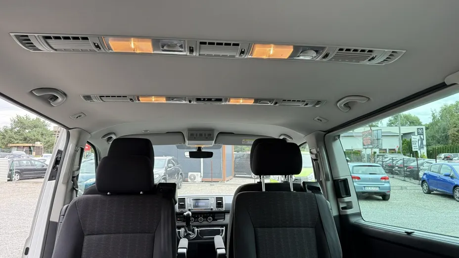 VOLKSWAGEN Multivan -