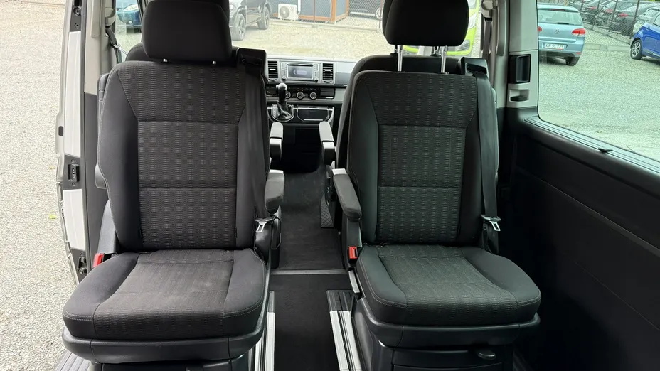 VOLKSWAGEN Multivan -