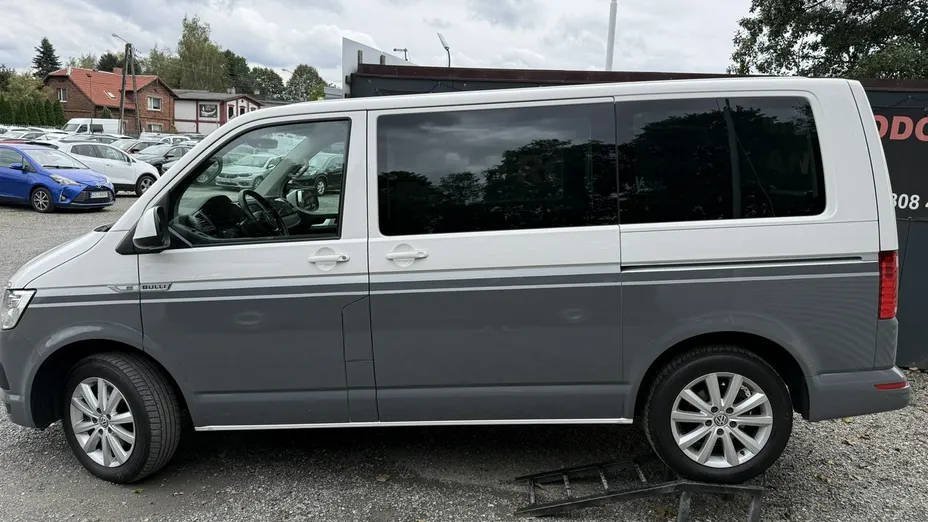 VOLKSWAGEN Multivan -