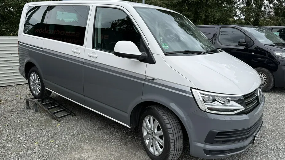 VOLKSWAGEN Multivan -