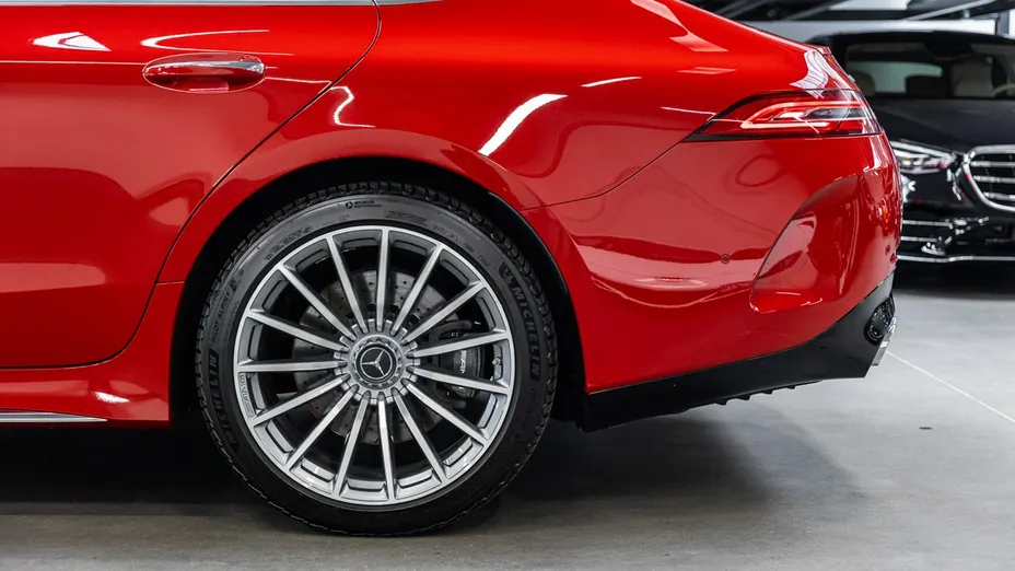 MERCEDES-BENZ AMG GT -